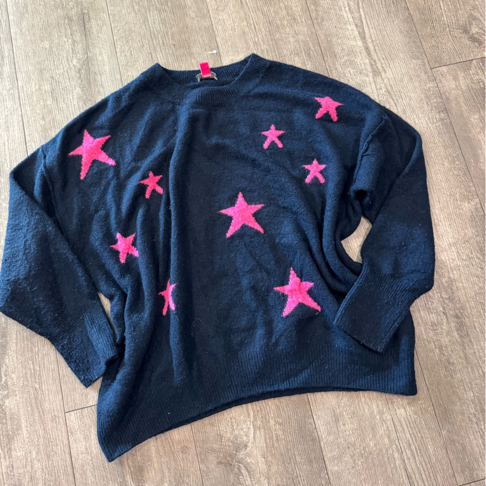 MALENITA🌻SOLD🌻Vince Camuto Navy Sweater with Pink Stars - Picture 6 of 10